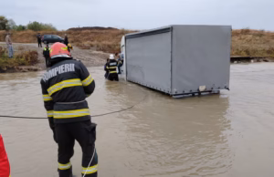 Cod portocaliu de inundații pe mai multe râuri din Dolj, Olt și Argeș: viituri rapide și depășiri ale cotelor de inundație