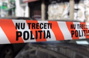 Accident în Pitești. O motocicletă a Poliției a fost proiectată într-o stație de autobuz