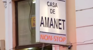 Escrocherie la două case de amanet din Mioveni. Cum a reușit un tânăr să păcălească pe toată lumea