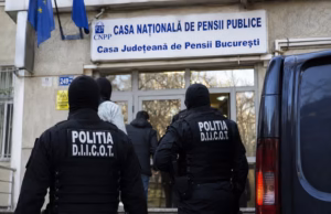Cum au obținut pensii mai mari aproape 900 de persoane. Percheziții în mai multe județe, inclusiv la Casa de Pensii București