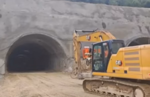 Autostrada Sibiu-Pitești: Prima galerie a tunelului Boița 1 a fost străpunsă