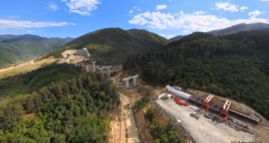 Începe greul pe șantierul Autostrăzii Sibiu–Pitești. Cum sunt construite viaductele uriașe de pe Valea Oltului