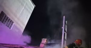 Explozie la o locuință din Recea. Pompierii intervin de urgență