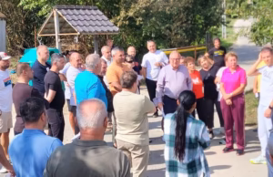 Bascov: Întâlnire cu cetățenii din Uiasca. Racordarea locuințelor la rețelele de gaze și canalizare, în centrul discuțiilor