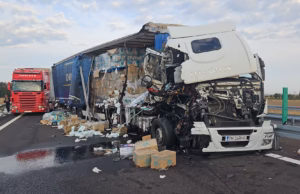 Accident pe DEx12, între Oarja și Pitești! Două TIR-uri implicate. Sensul spre Pitești, închis temporar